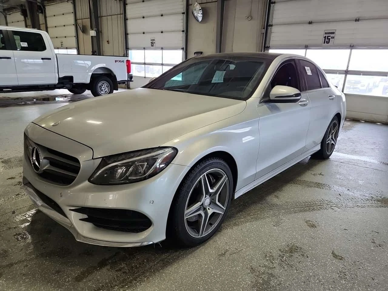 Mercedes-Benz C 300 АМГ ПАКЕТ/Подгрев/Пано/Червена Кожа/ Burmester, снимка 2 - Автомобили и джипове - 54000823