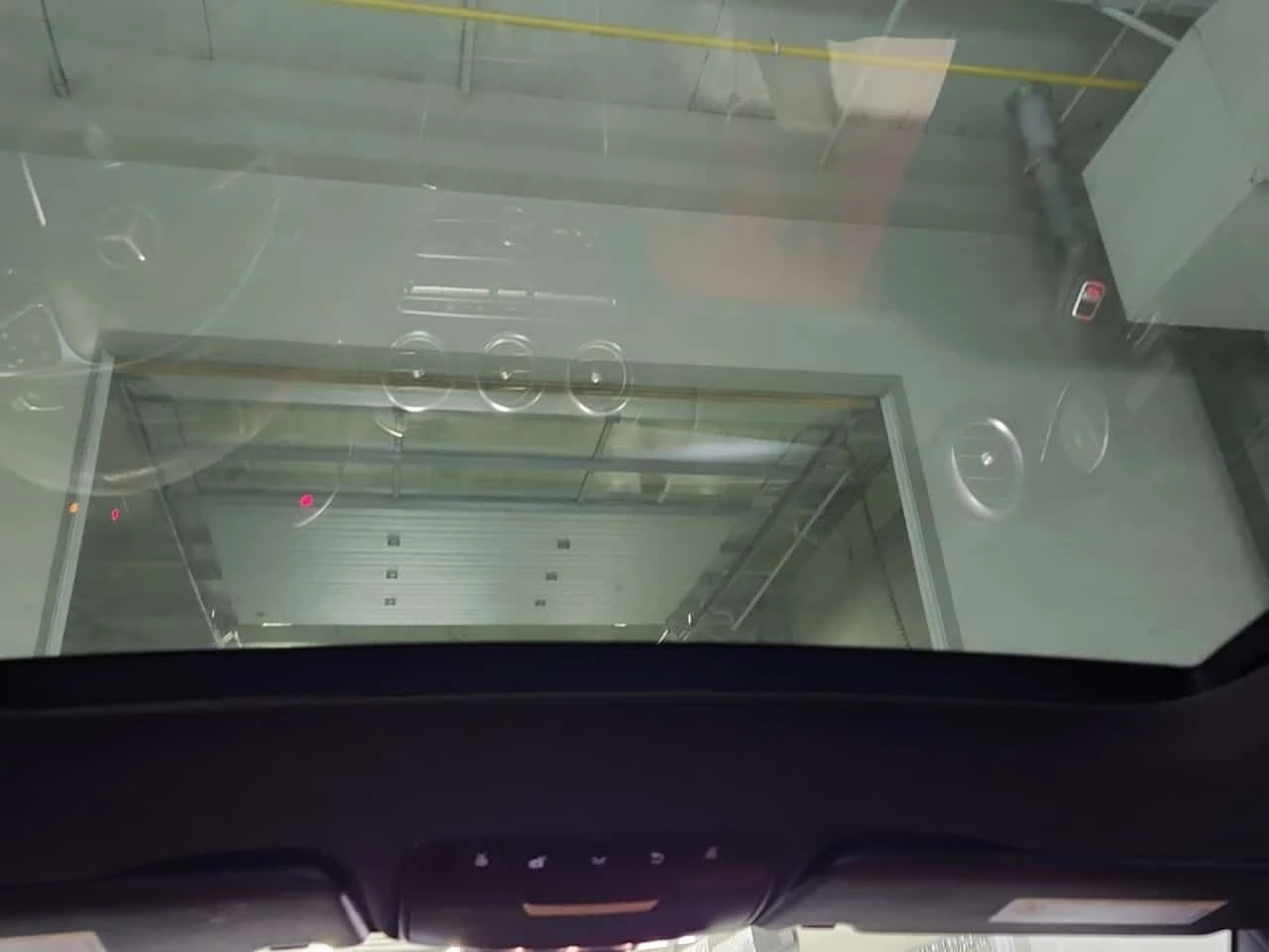 Mercedes-Benz C 300 АМГ ПАКЕТ/Подгрев/Пано/Червена Кожа/ Burmester, снимка 11 - Автомобили и джипове - 54000823