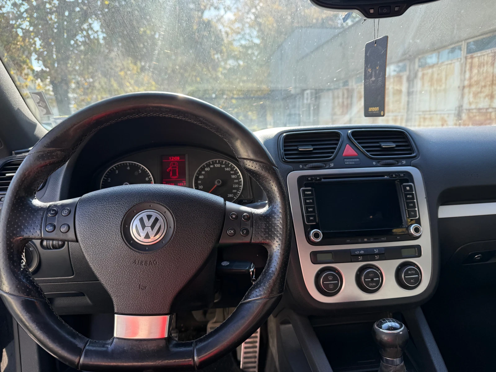 VW Scirocco 1, 4 TSI, снимка 8 - Автомобили и джипове - 54481644