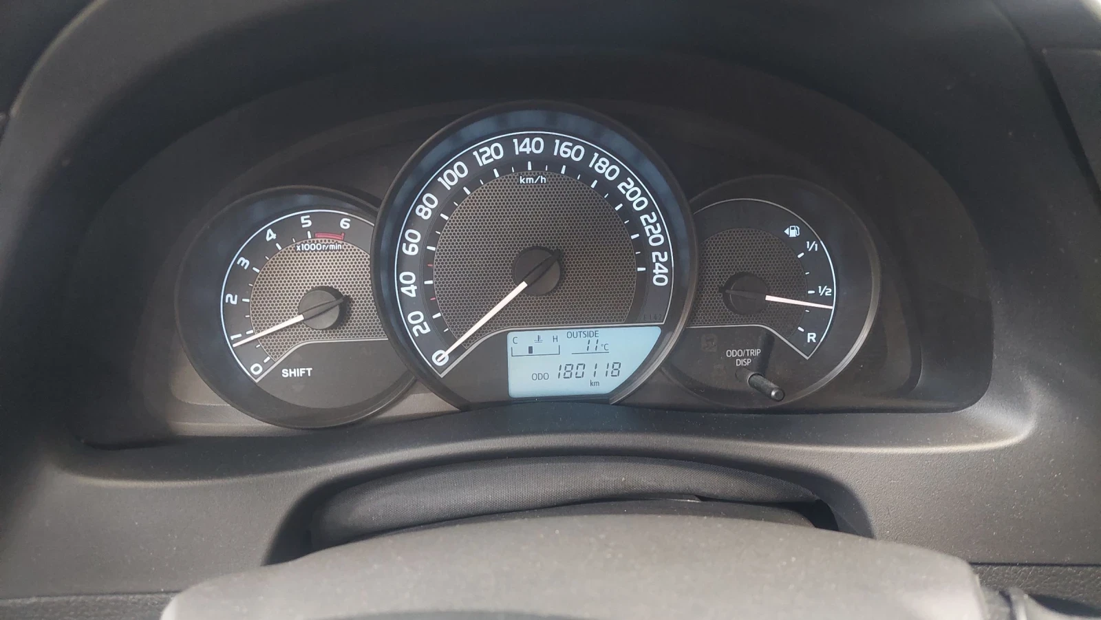 Toyota Auris 1.4d4d | Mobile.bg � ����������� 10