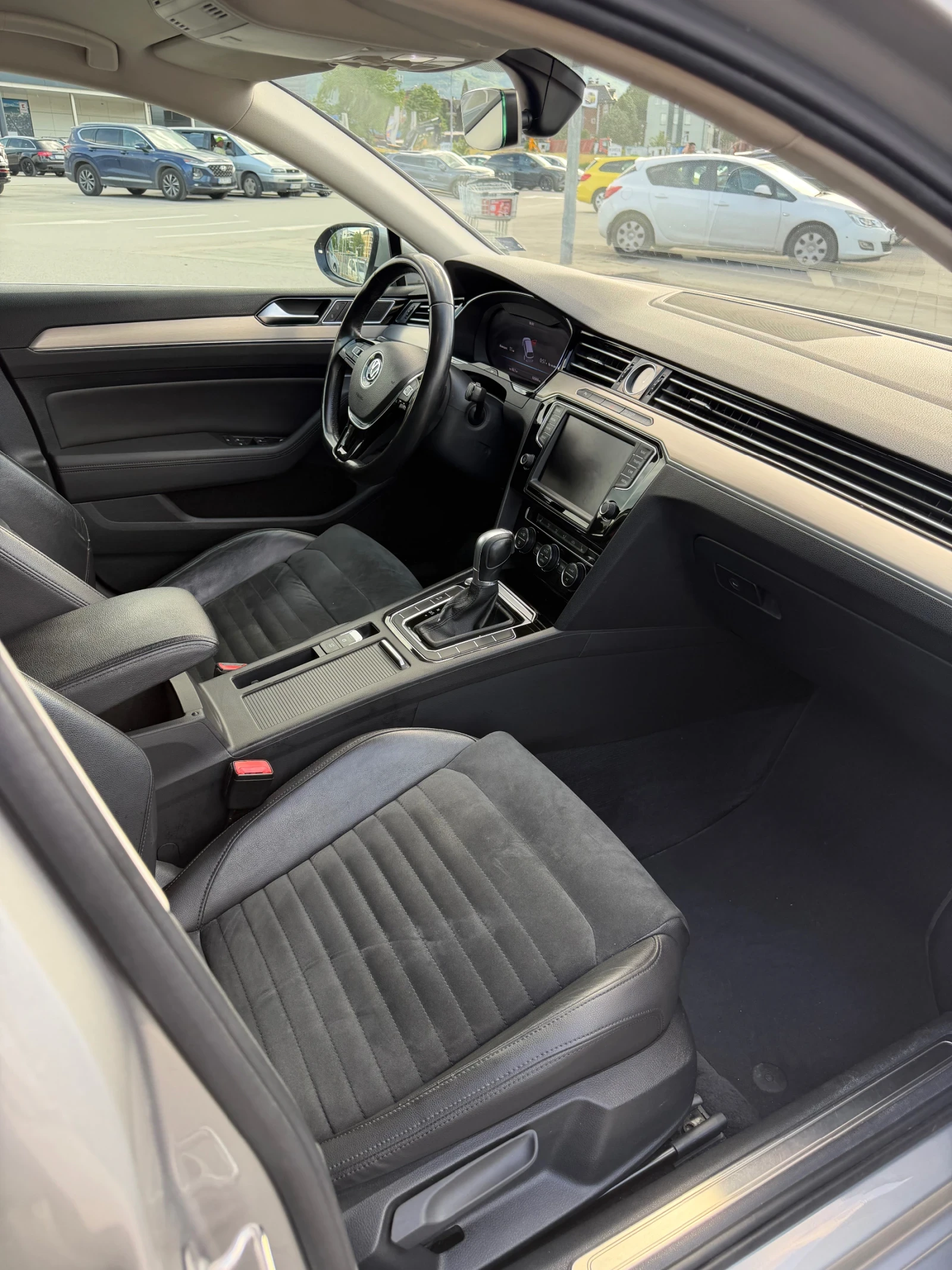 VW Passat 2.0 TDI BlueMotion Tech, снимка 14 - Автомобили и джипове - 54670503
