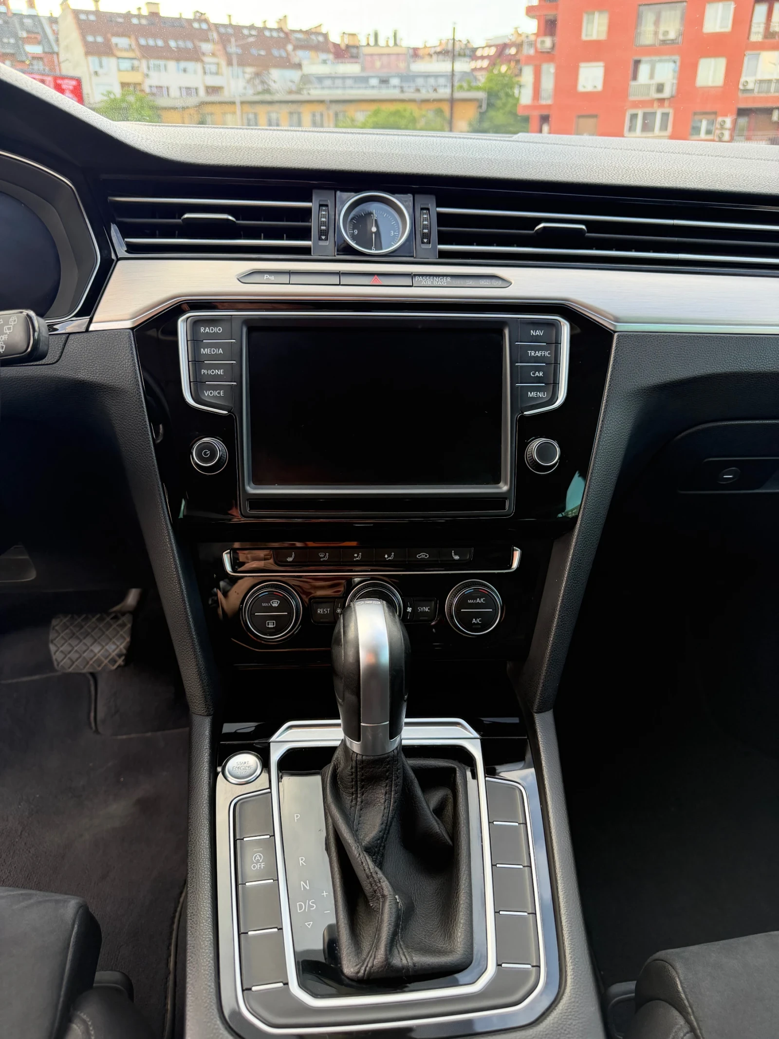 VW Passat 2.0 TDI BlueMotion Tech, снимка 11 - Автомобили и джипове - 54670503