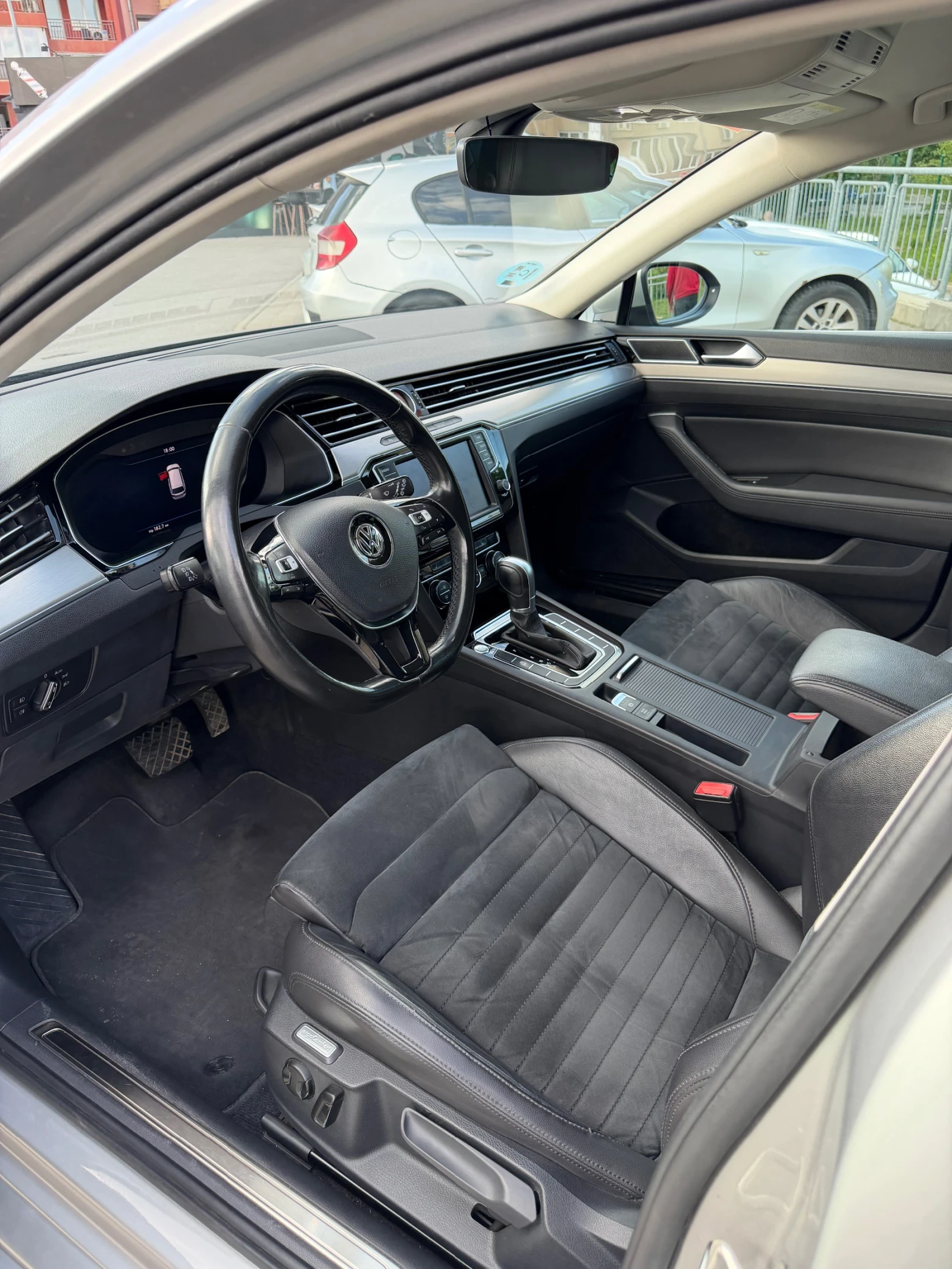 VW Passat 2.0 TDI BlueMotion Tech, снимка 9 - Автомобили и джипове - 54670503