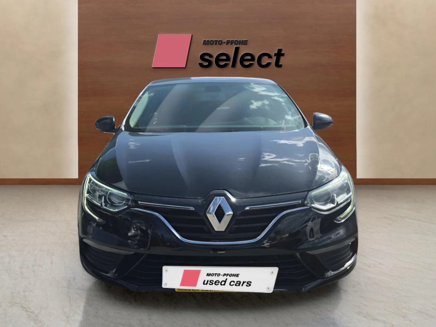Renault Megane 1.3 TCE, снимка 2 - Автомобили и джипове - 54684116