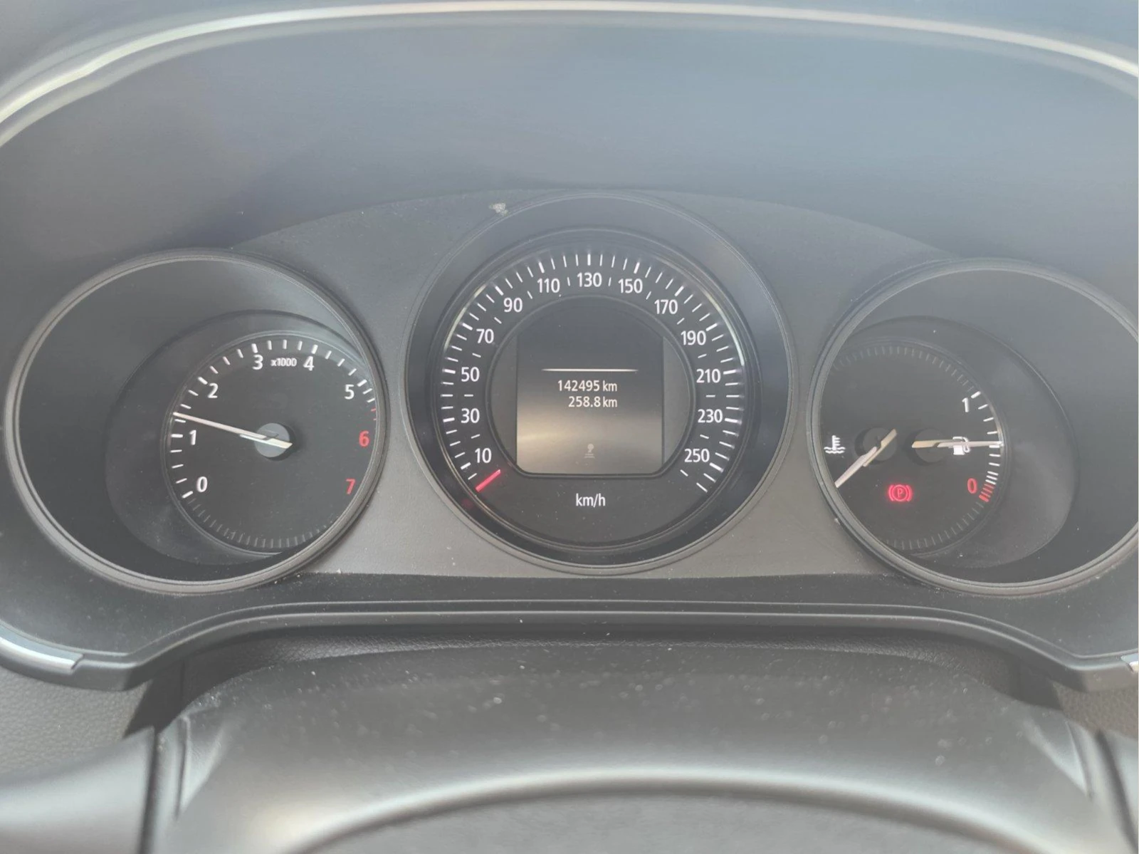 Renault Megane 1.3 TCE, снимка 12 - Автомобили и джипове - 54684116