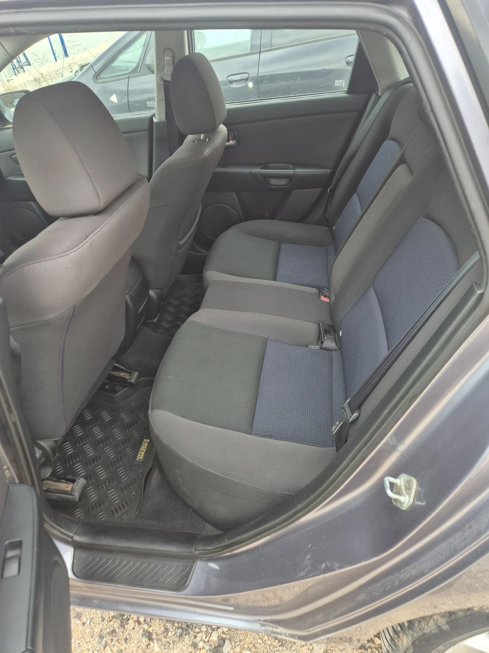 Mazda 3 1.6 бензин/газ, снимка 11 - Автомобили и джипове - 54791337