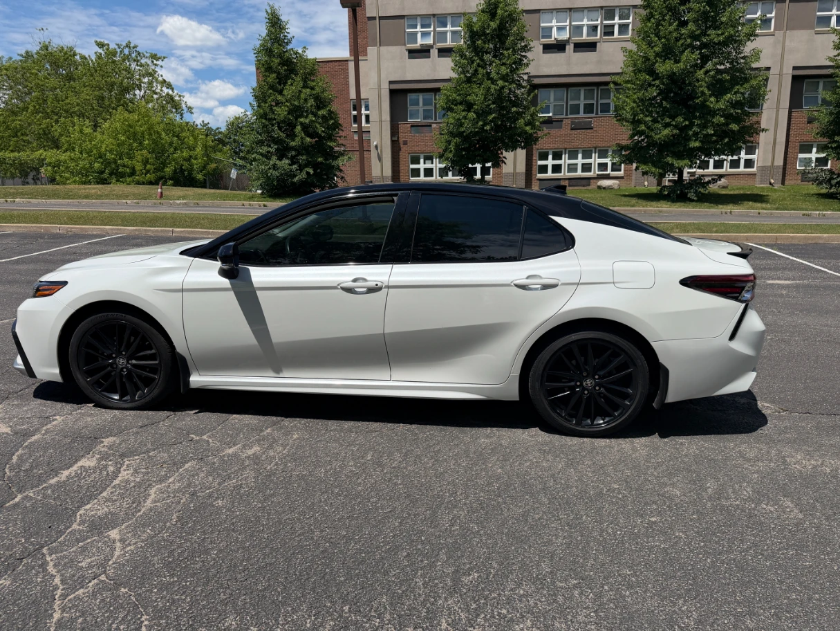 Toyota Camry Малък пробег / Без удари / Есктри, снимка 2 - Автомобили и джипове - 54912463