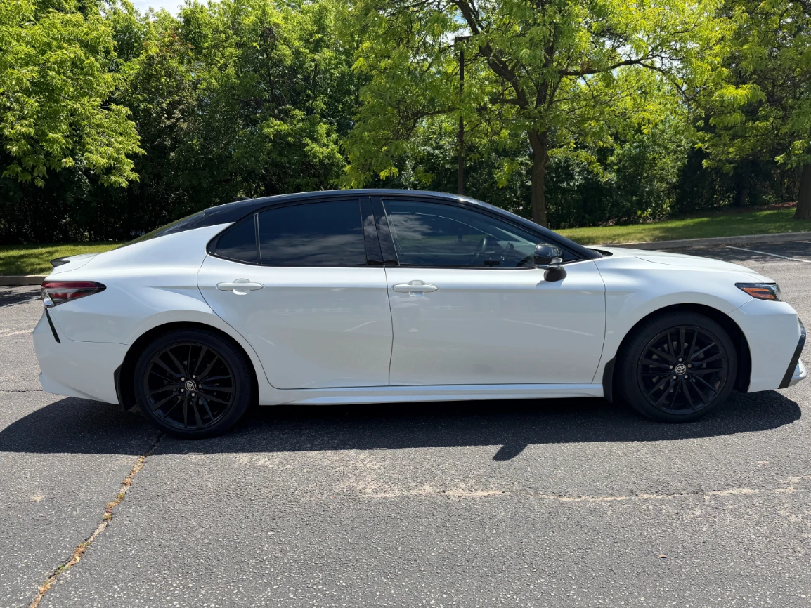 Toyota Camry Малък пробег / Без удари / Есктри, снимка 3 - Автомобили и джипове - 54912463