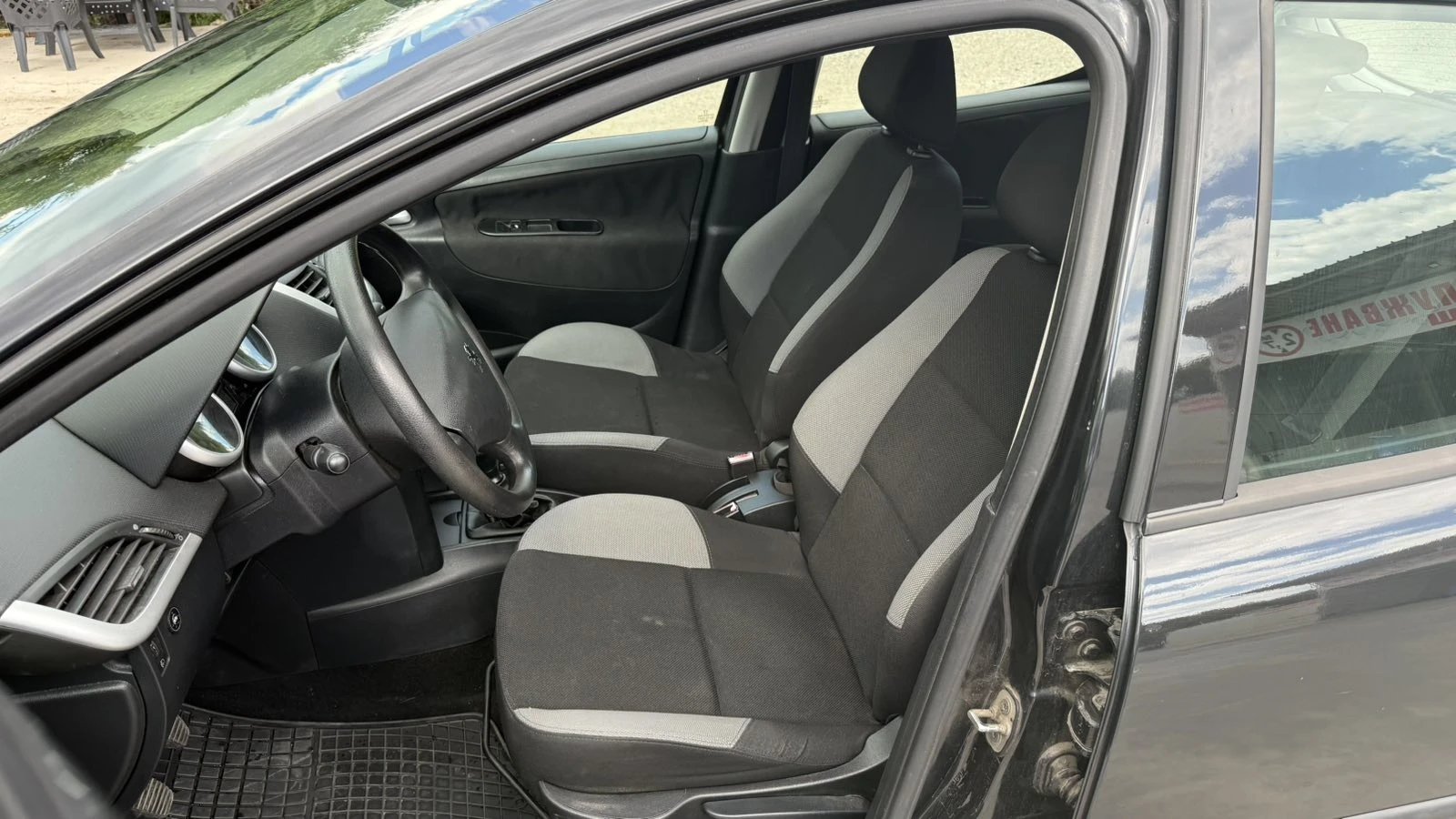 Peugeot 207 1.4 Стария двигател, снимка 11 - Автомобили и джипове - 55404573