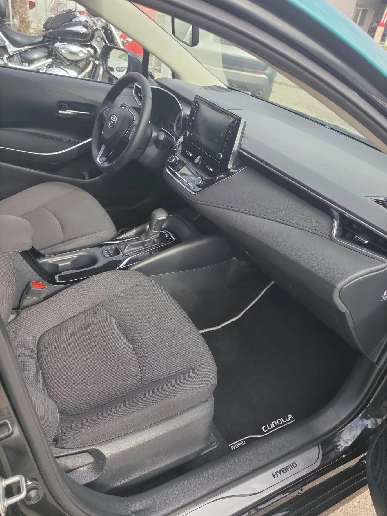 Toyota Corolla 1.8 HYBRID* ГАЗ* ОТЛИЧЕН* , снимка 12 - Автомобили и джипове - 55716970