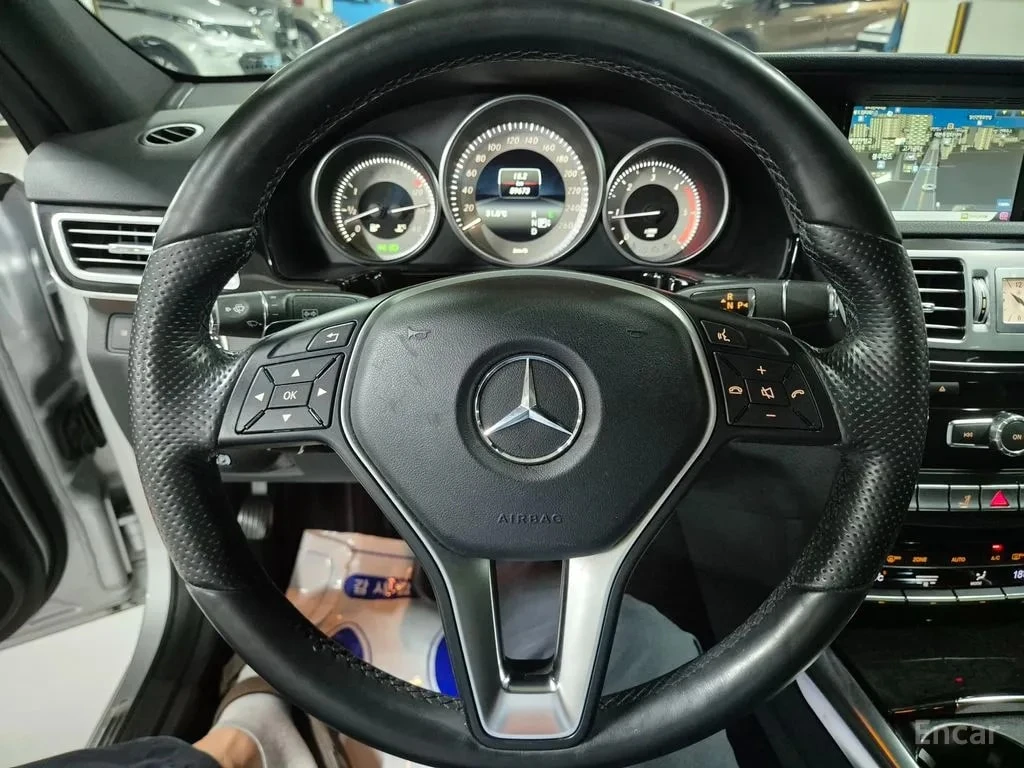 Mercedes-Benz E 220 CDI Avantgarde* ШИБИДАХ* ПОДГРЕВ* ПАМЕТ* НАВИ* , снимка 15 - Автомобили и джипове - 55962626