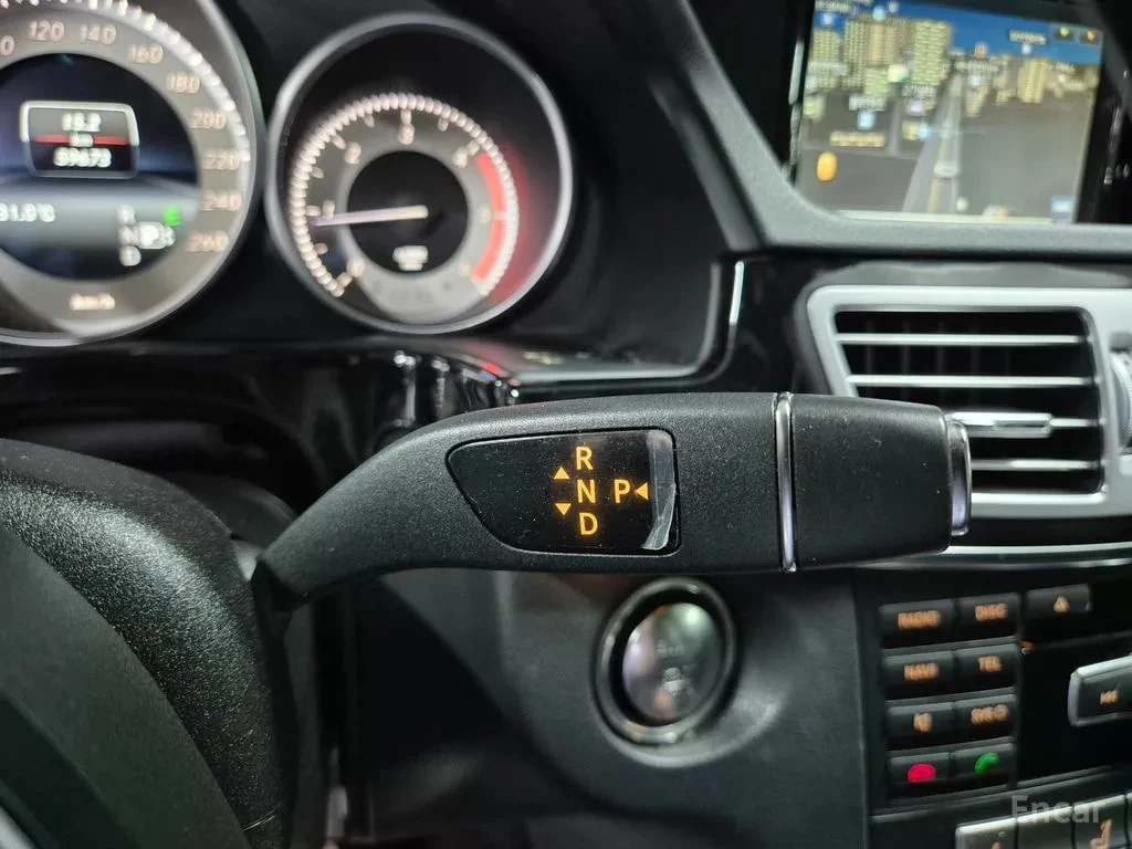 Mercedes-Benz E 220 CDI Avantgarde* ШИБИДАХ* ПОДГРЕВ* ПАМЕТ* НАВИ* , снимка 9 - Автомобили и джипове - 55962626