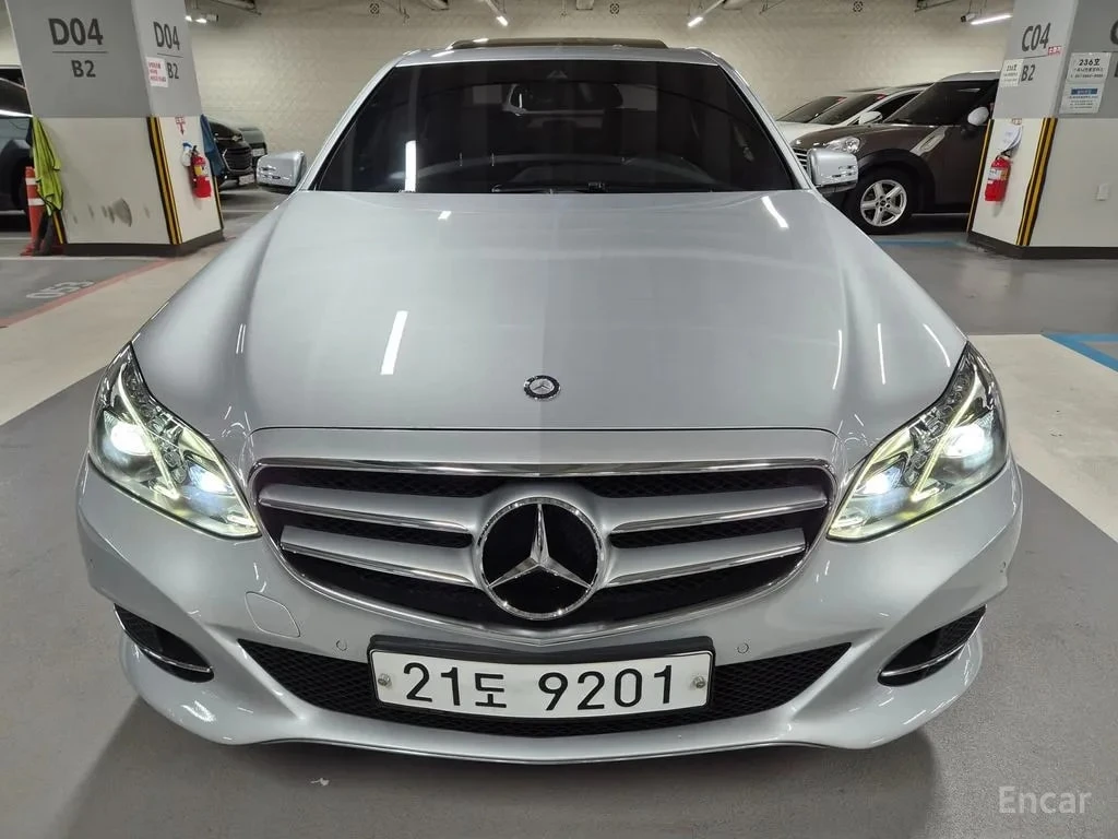 Mercedes-Benz E 220 CDI Avantgarde* ШИБИДАХ* ПОДГРЕВ* ПАМЕТ* НАВИ* , снимка 3 - Автомобили и джипове - 55962626