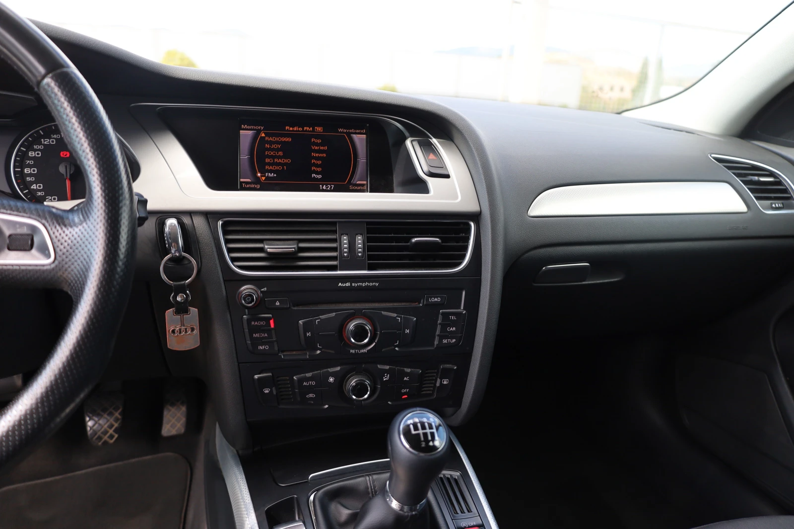 Audi A4 AVANT 2.0TDI ЛИЗИНГ, снимка 12 - Автомобили и джипове - 56161629