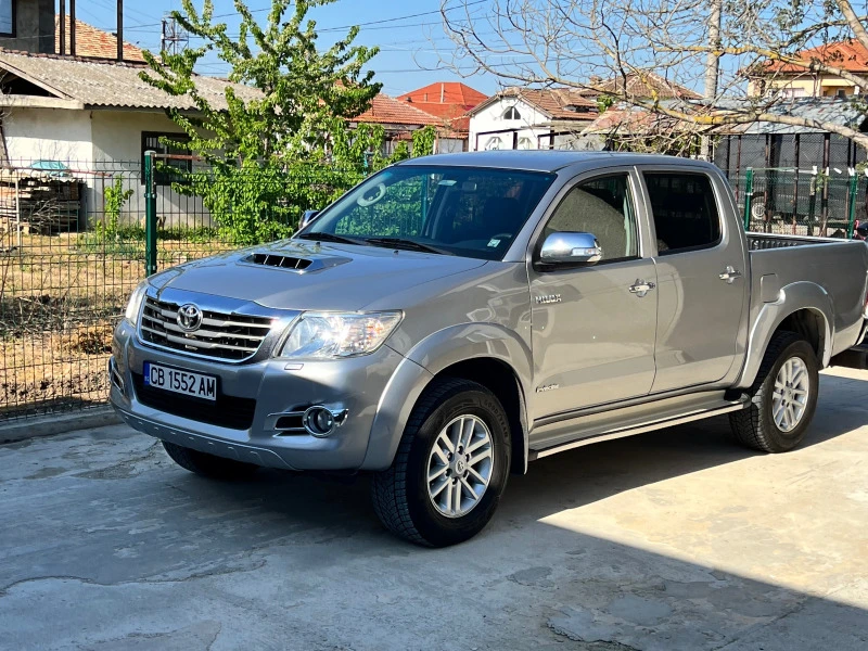 Toyota Hilux, снимка 3 - Автомобили и джипове - 47044467