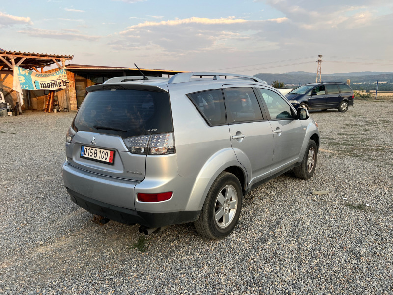 Mitsubishi Outlander 2.0TDI, снимка 4 - Автомобили и джипове - 46613701