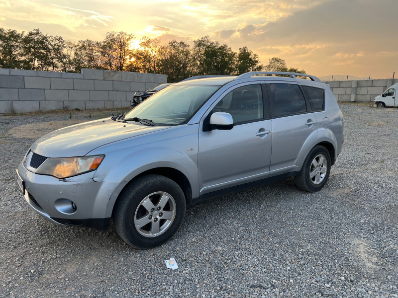 Mitsubishi Outlander 2.0TDI, снимка 2 - Автомобили и джипове - 46613701