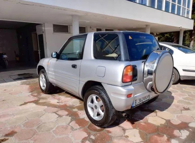 Toyota Rav4, снимка 15 - Автомобили и джипове - 48226566