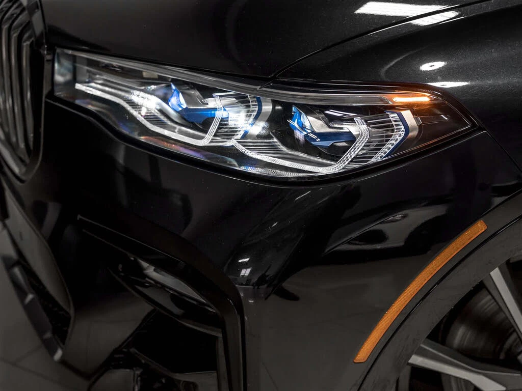 BMW X7 M50i AWD - изображение 3