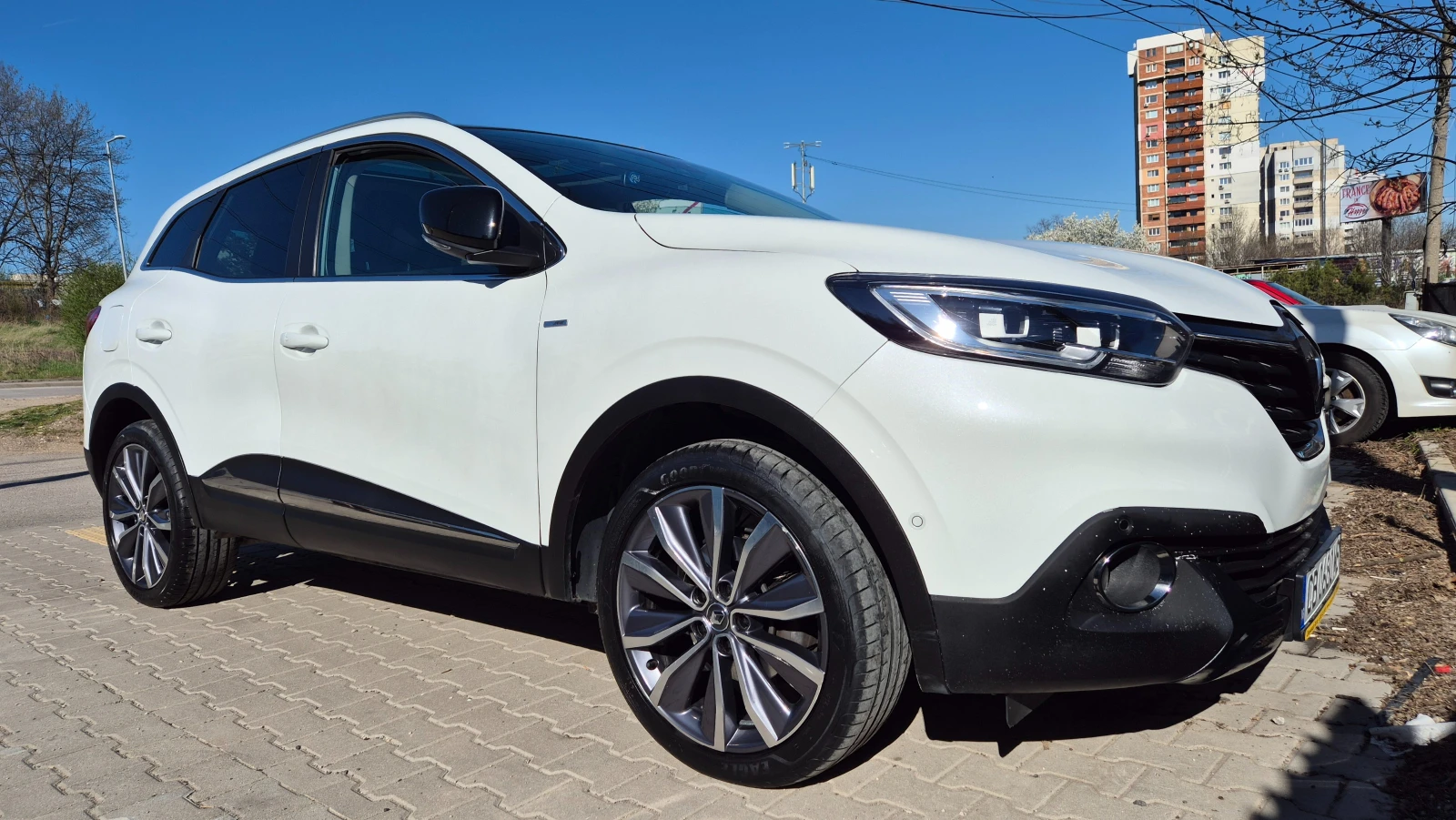 Renault Kadjar 1.5dci/panorama/BOSE, снимка 12 - Автомобили и джипове - 54138352