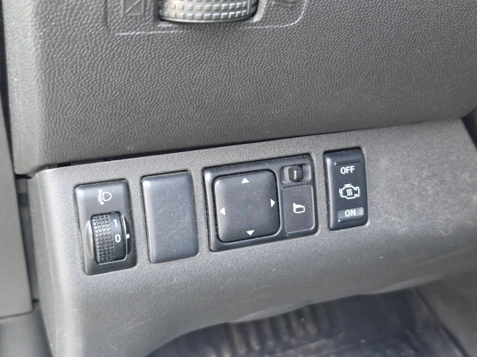 Nissan Navara, снимка 13 - Автомобили и джипове - 54750724