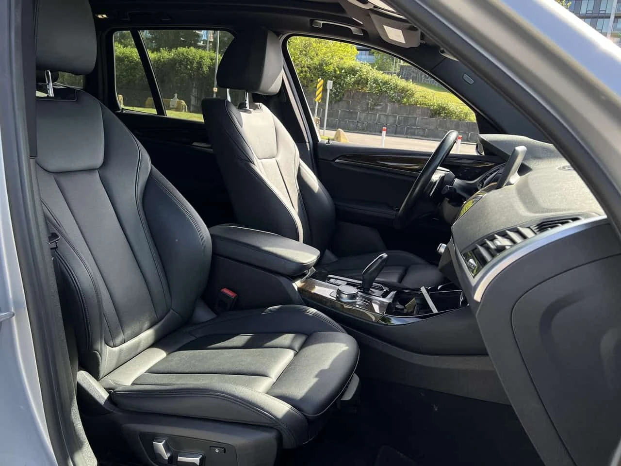 BMW X3 xDrive30i| Glacier Silver| PANO| ПОДГРЕВИ| ПАМЕТ| , снимка 10 - Автомобили и джипове - 55220029