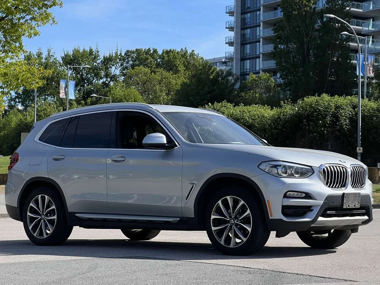 BMW X3 xDrive30i| Glacier Silver| PANO| ПОДГРЕВИ| ПАМЕТ| , снимка 2 - Автомобили и джипове - 55220029