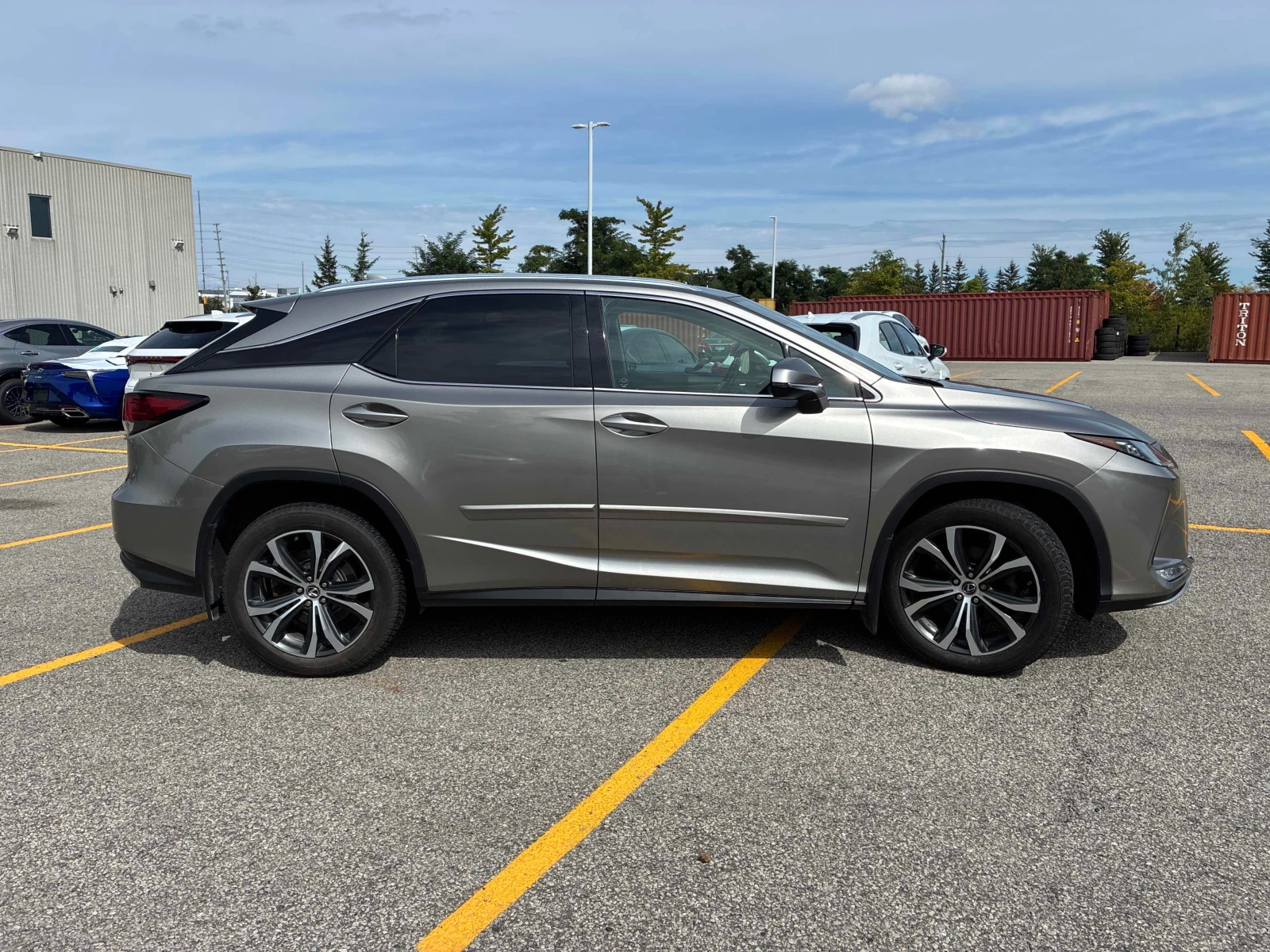 Lexus RX 350 | CARFAX | ГЛАВНО ПРЕДСТАВИТЕЛСТВО НА LEXUS, снимка 4 - Автомобили и джипове - 56008176