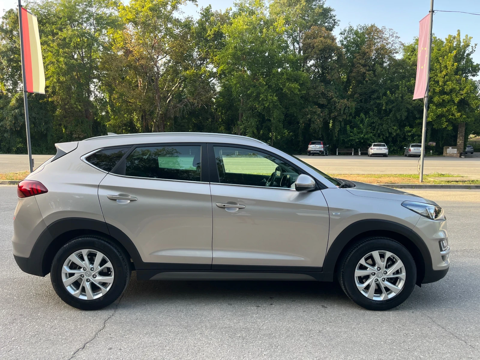 Hyundai Tucson MildHybrid* 48v* Регистриран, снимка 4 - Автомобили и джипове - 56125977