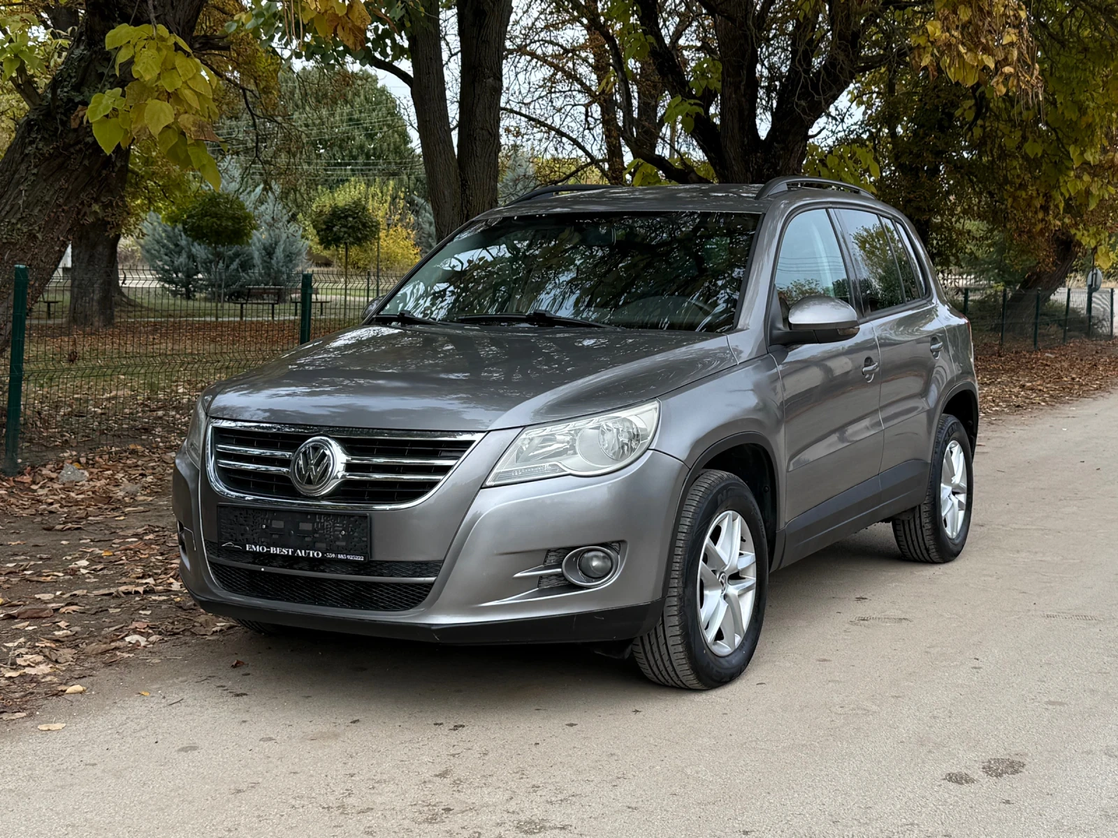 VW Tiguan 2.0d* NAVI* KAMERA* DYNAUDIO, снимка 3 - Автомобили и джипове - 56705975