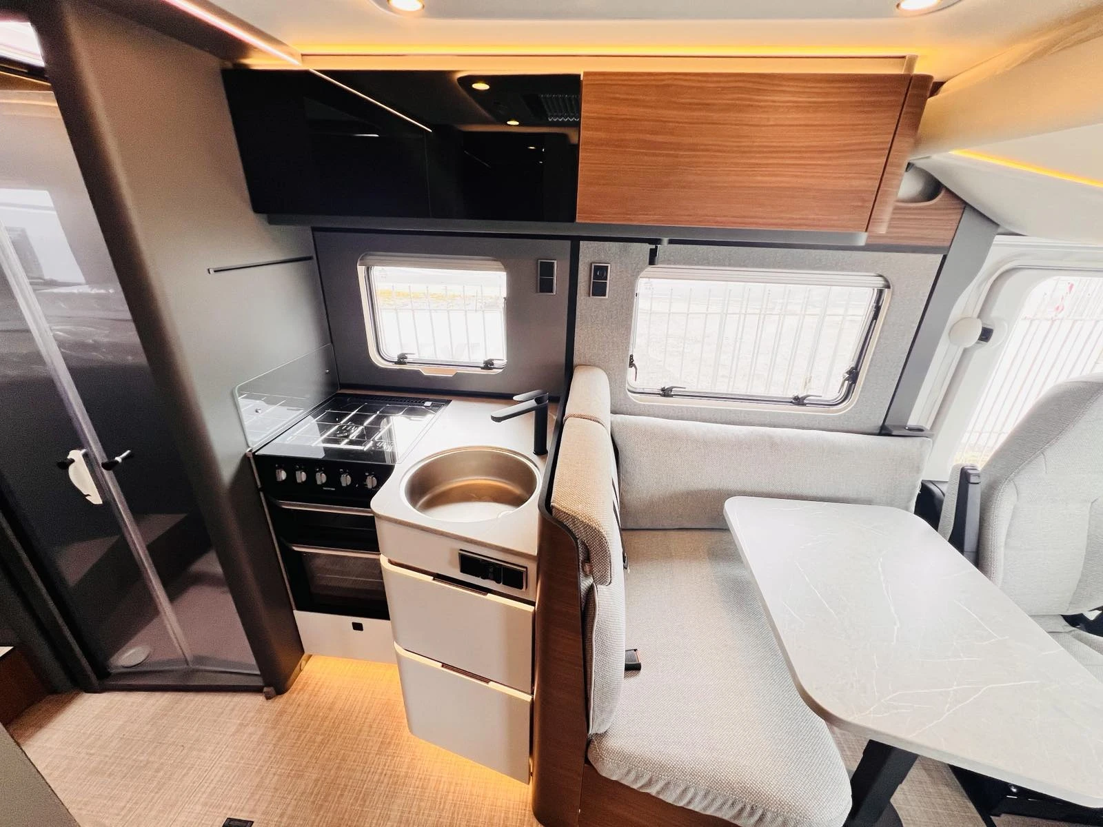 ������ HYMER / ERIBA BMC I 680 2026 3500 ��. SLS-���� �������� | Mobile.bg � ����������� 10