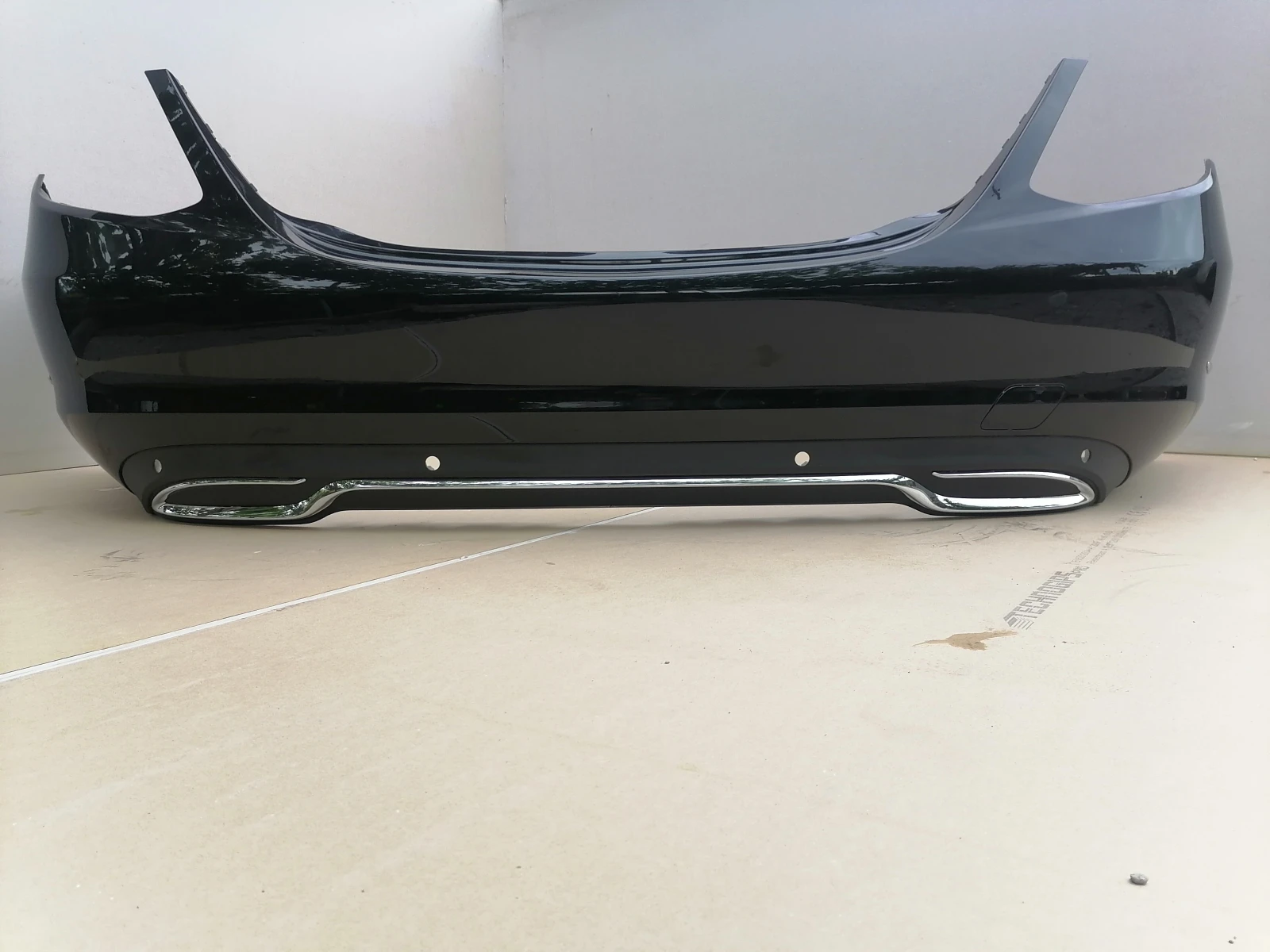 Оригиналнa броня Мерцедес Mercedes C Class Ц клас W205 A2058850138 Avantgarde Sedan (2015), снимка 2 - Части - 55792163