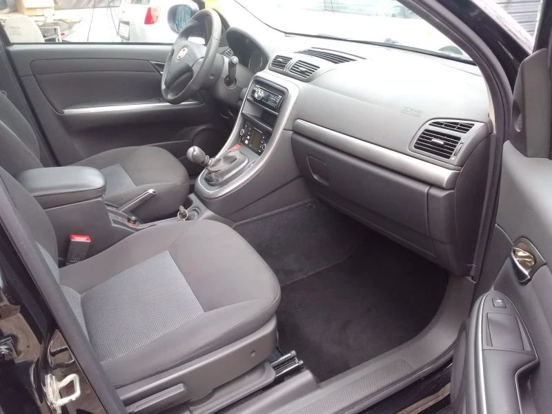 Fiat Croma 1.8 климатроник, парктроник, снимка 7 - Автомобили и джипове - 49518961