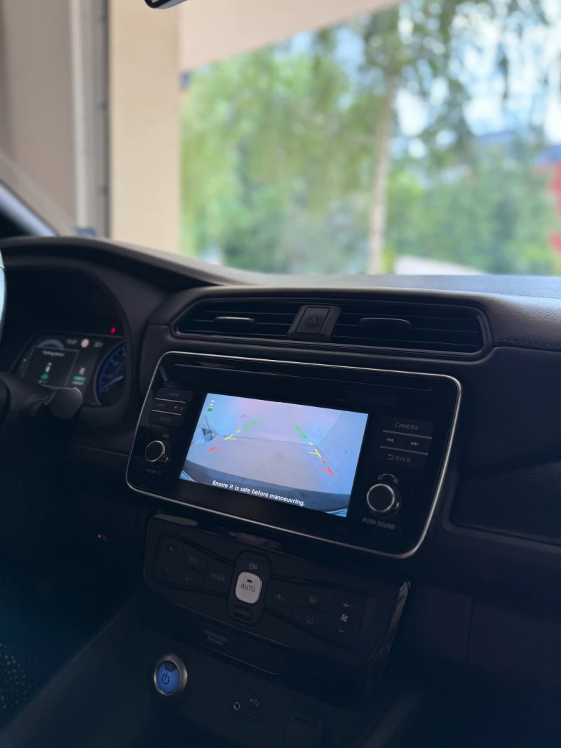 Nissan Leaf , снимка 9 - Автомобили и джипове - 51511281