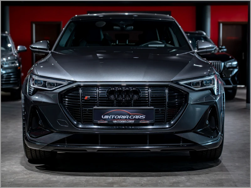 Audi E-Tron S Sportback* S-line* Quattro, снимка 2 - Автомобили и джипове - 51755625