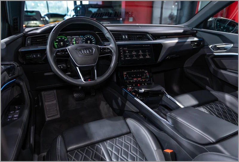Audi E-Tron S Sportback* S-line* Quattro, снимка 10 - Автомобили и джипове - 51755625