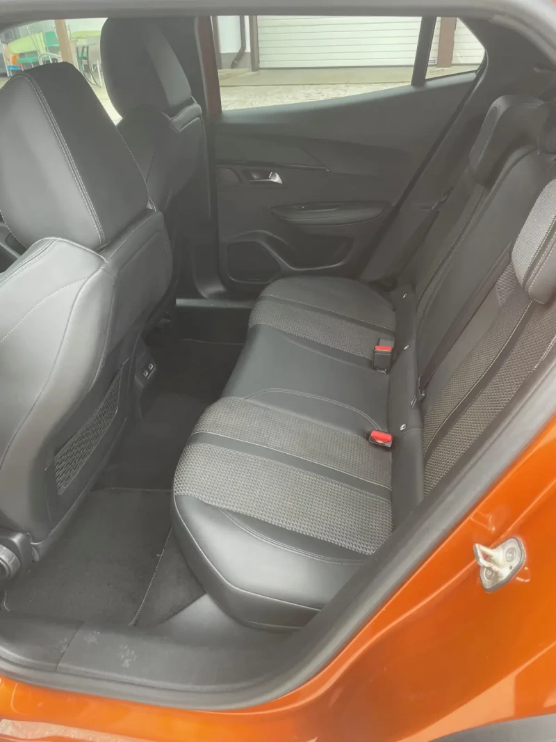 Peugeot 2008 GT 1.2 PureTech 130 EAT8 , снимка 8 - Автомобили и джипове - 52036477