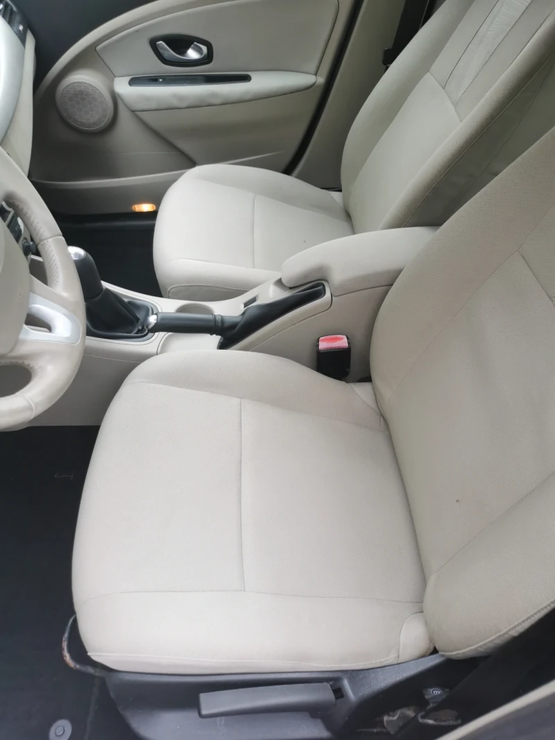 Renault Fluence 1.6 бензин 110к.с , снимка 8 - Автомобили и джипове - 52270858