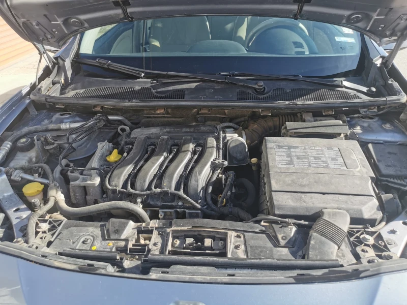 Renault Fluence 1.6 бензин 110к.с , снимка 7 - Автомобили и джипове - 52270858