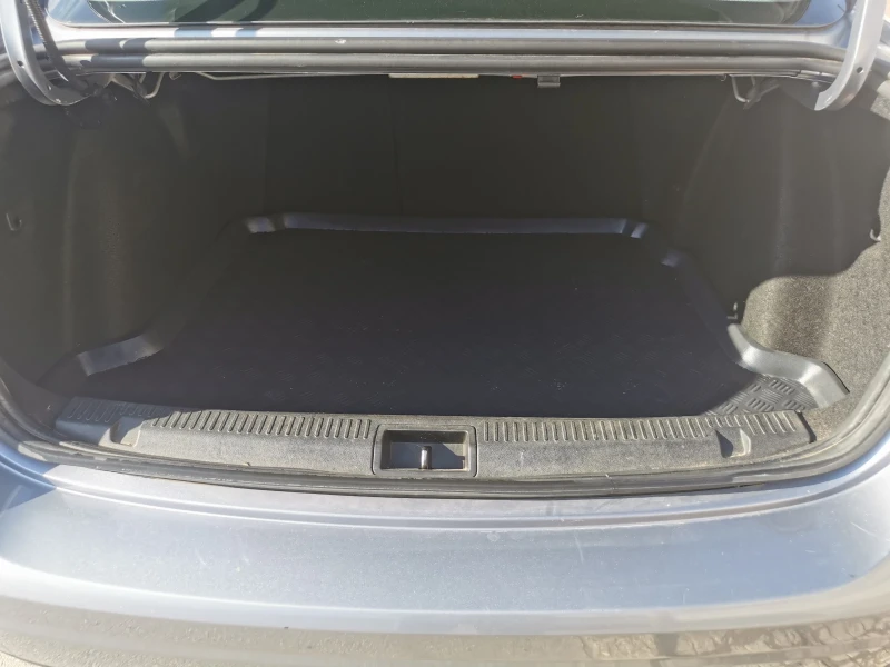 Renault Fluence 1.6 бензин 110к.с , снимка 5 - Автомобили и джипове - 52270858