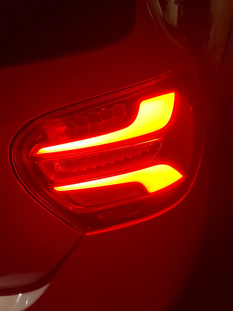 Mercedes-Benz A 180 Automatic, Дистроник, Full Led Bixeon, снимка 14 - Автомобили и джипове - 52376708