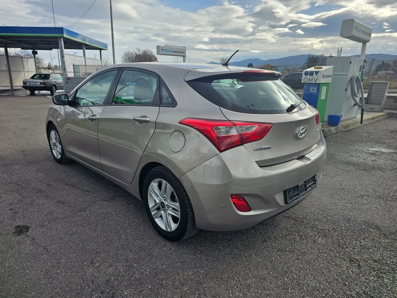 Hyundai I30 1.6 CRDi, снимка 3 - Автомобили и джипове - 52589240