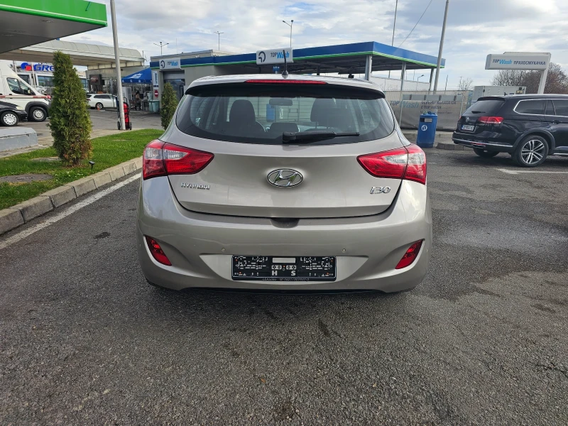 Hyundai I30 1.6 CRDi, снимка 4 - Автомобили и джипове - 52589240