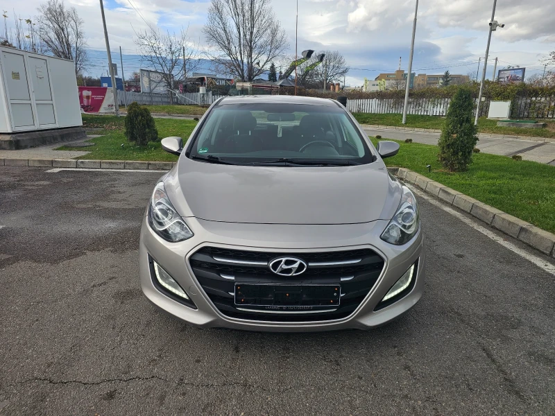 Hyundai I30 1.6 CRDi, снимка 8 - Автомобили и джипове - 52589240