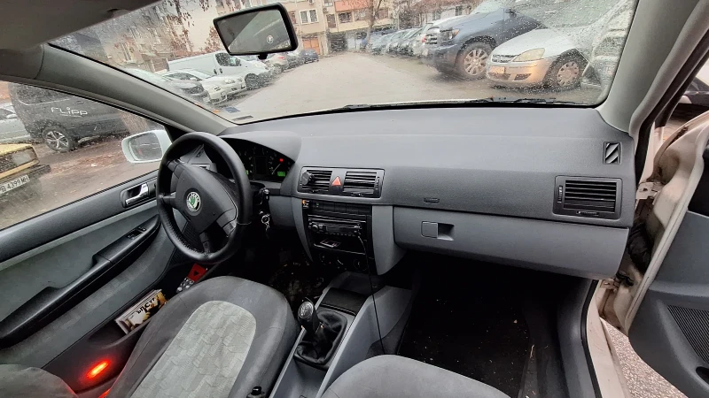 Skoda Fabia, снимка 5 - Автомобили и джипове - 52661929
