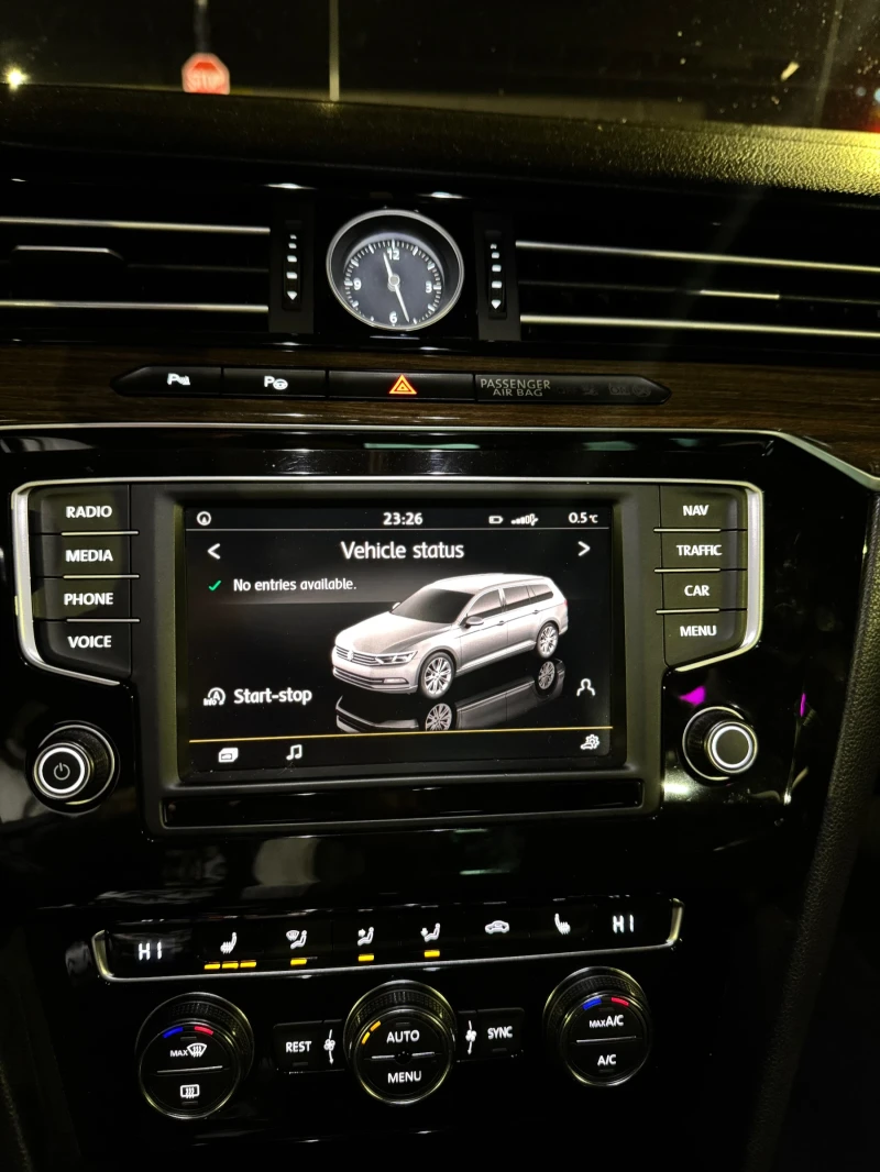 VW Passat !ПРОМО! 2.0TDI 190К.С. РЪЧКА  PARKASSIST МАСАЖ , снимка 12 - Автомобили и джипове - 53225367