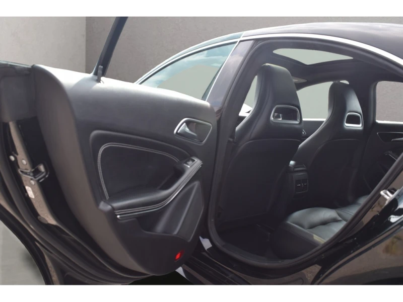 Mercedes-Benz CLA 250 * CLA250 4MATIC Navi Panoramic Sunroof * CARFAX * , снимка 16 - Автомобили и джипове - 52846926