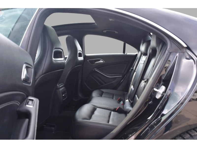 Mercedes-Benz CLA 250 * CLA250 4MATIC Navi Panoramic Sunroof * CARFAX * , снимка 17 - Автомобили и джипове - 52846926