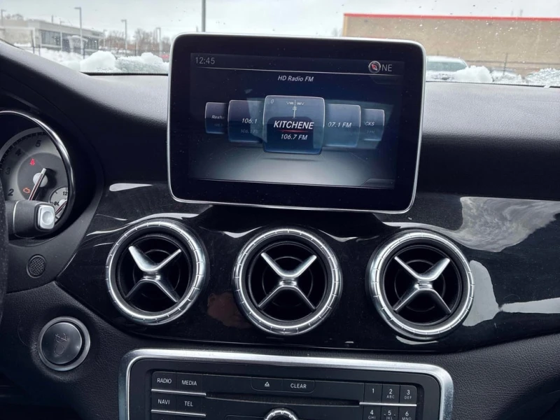 Mercedes-Benz CLA 250 4MATIC * ПОДГРЕВИ* КАМЕРА* ДВА ЧИФТА ГУМИ/ДЖАНТИ* , снимка 9 - Автомобили и джипове - 53448326