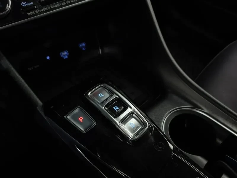 Hyundai Sonata 2.0 Premium Family, снимка 9 - Автомобили и джипове - 55562113
